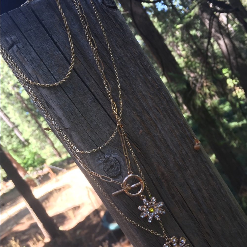 Rhinestone daisy on gold 3 swag lariat necklace/bracket - Picture 6 of 6